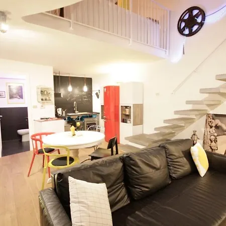 Lägenhet Loft Artistico Nel Centro Di Turin