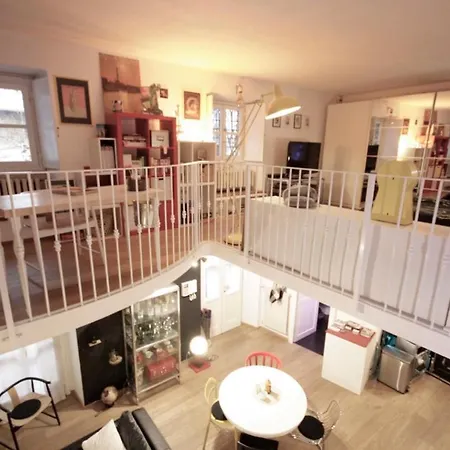 Loft Artistico Nel Centro Di Lägenhet